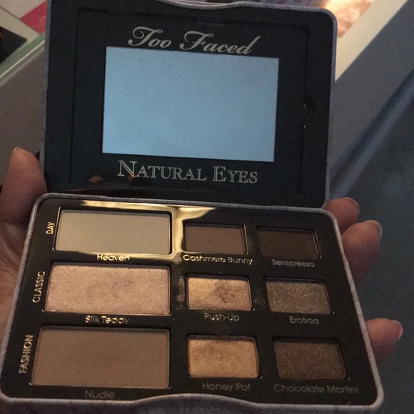 Eyeshadow pallet - Picture 2 of 3